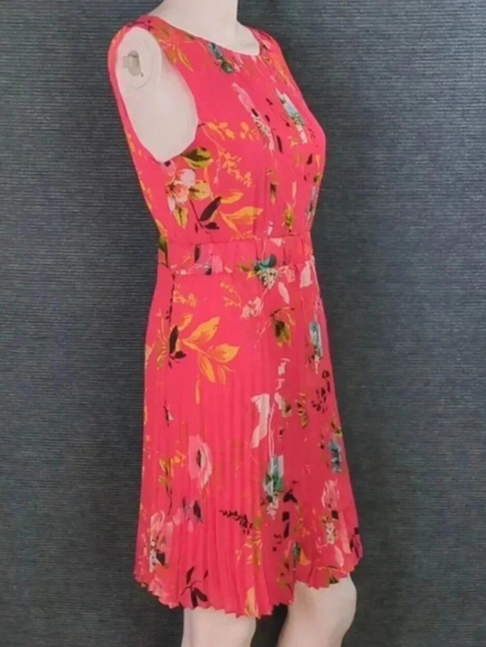 Liz Claiborne La Vie En Rose Teaberry Dress